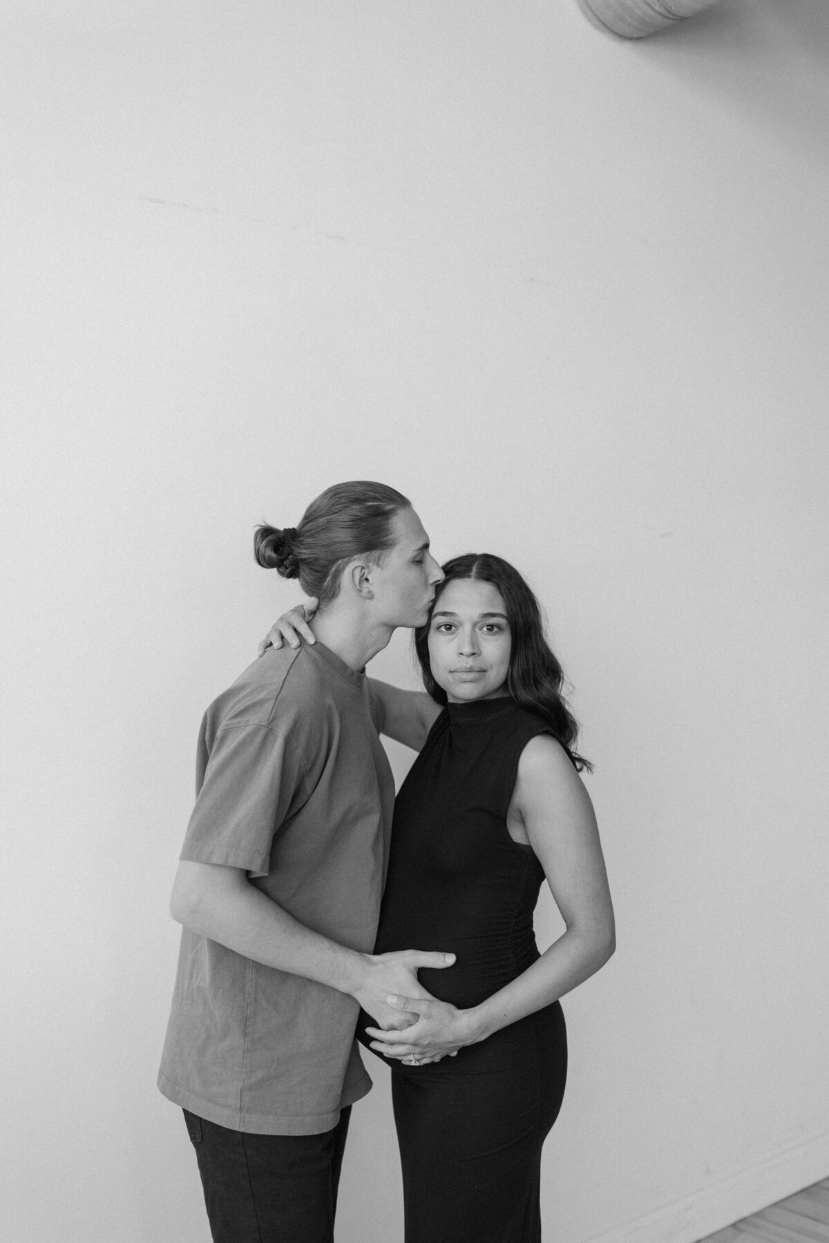 film-inspired-studio-maternity-photography-5