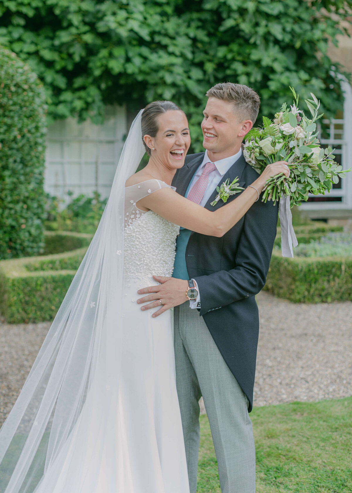chloe-winstanley-weddings-southwell-minster-groom-bride