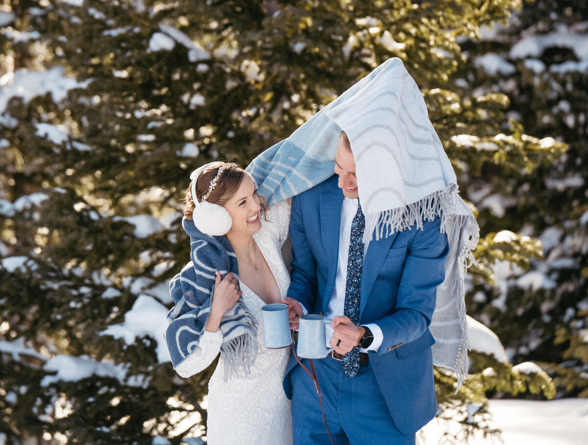 Sam-Murch-Photography-Ouray-Winter-Elopement-with-dog-61