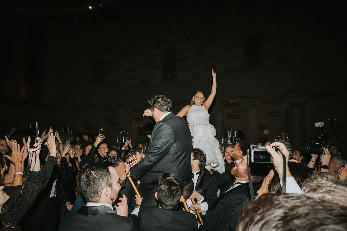 CORRIE-ZACH-NYC-WINTER-WEDDING-AT-GOTHAM-HALL_PHOTOS_BY_MARIA_B_LUNG_0950