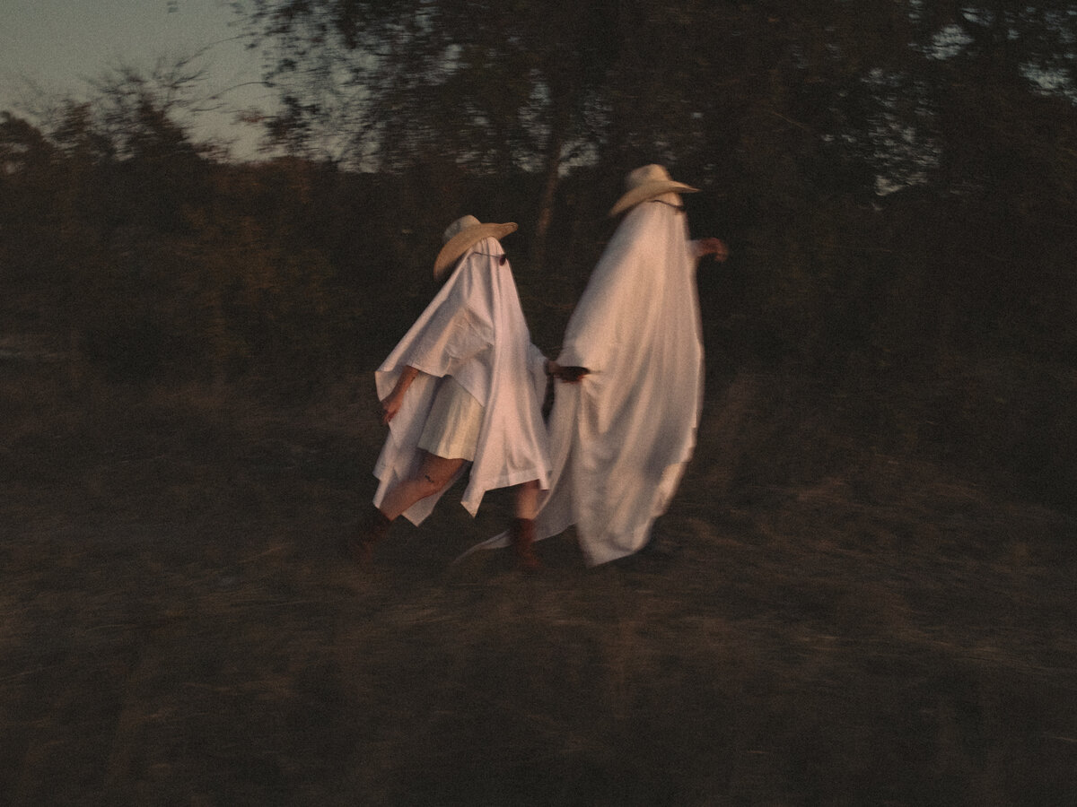 Spooky Ghost Photoshoot Trend (40)