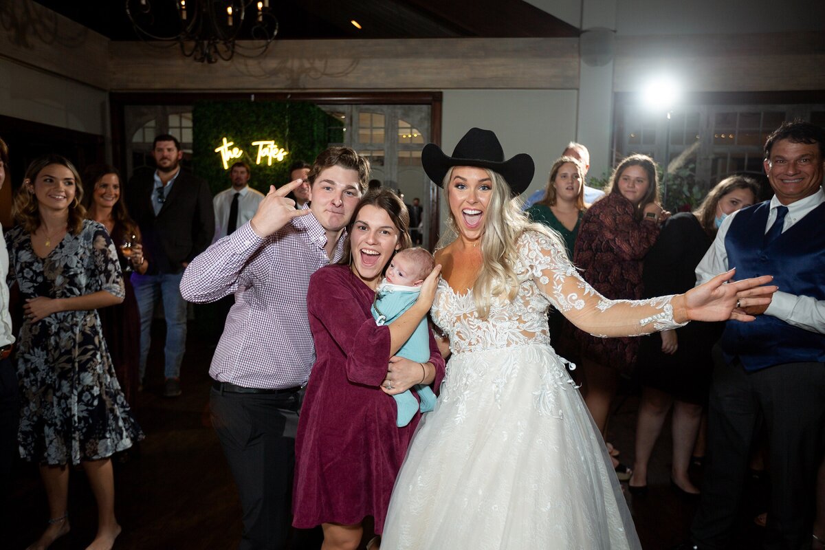 KatieTommy-CountryClubOfAVL-114
