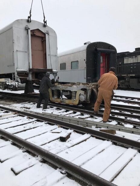 Photo-A-End-Removing-Truck