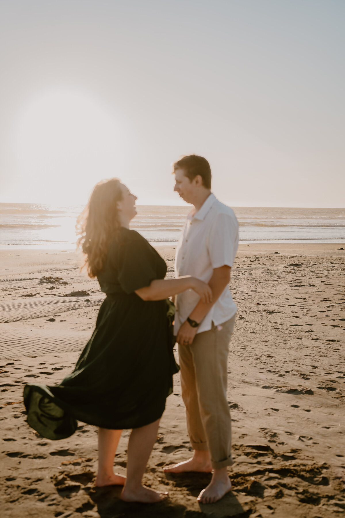 engagement photos on oregon coast by magnolia june visuals