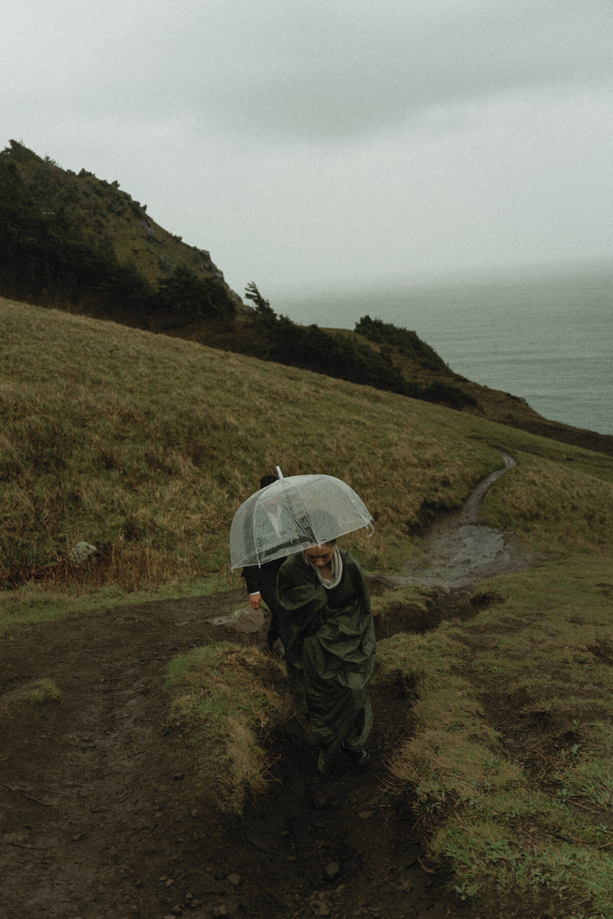 elopement oregon cliff - lizarrietaphotography-5