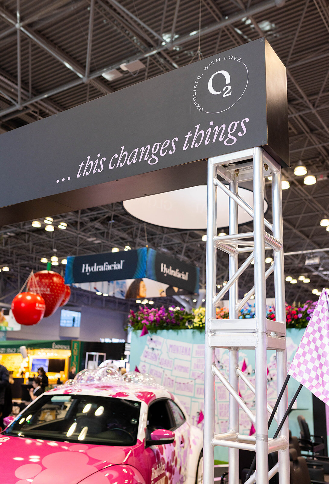 javitz-center-branding-glofacial-13_websize