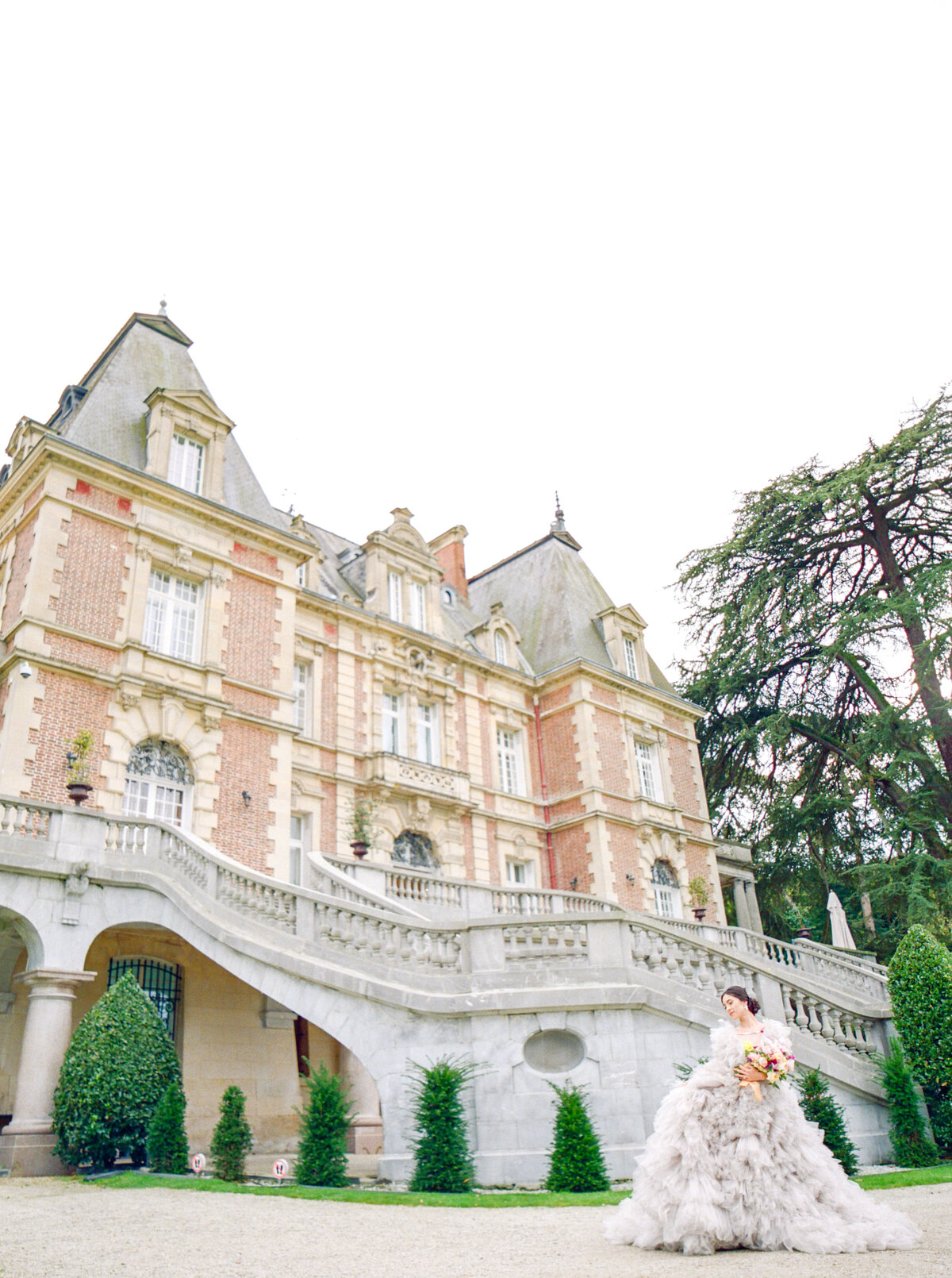 Bridal session at Château Bouffémont photographed by Lake Como Wedding photographer
