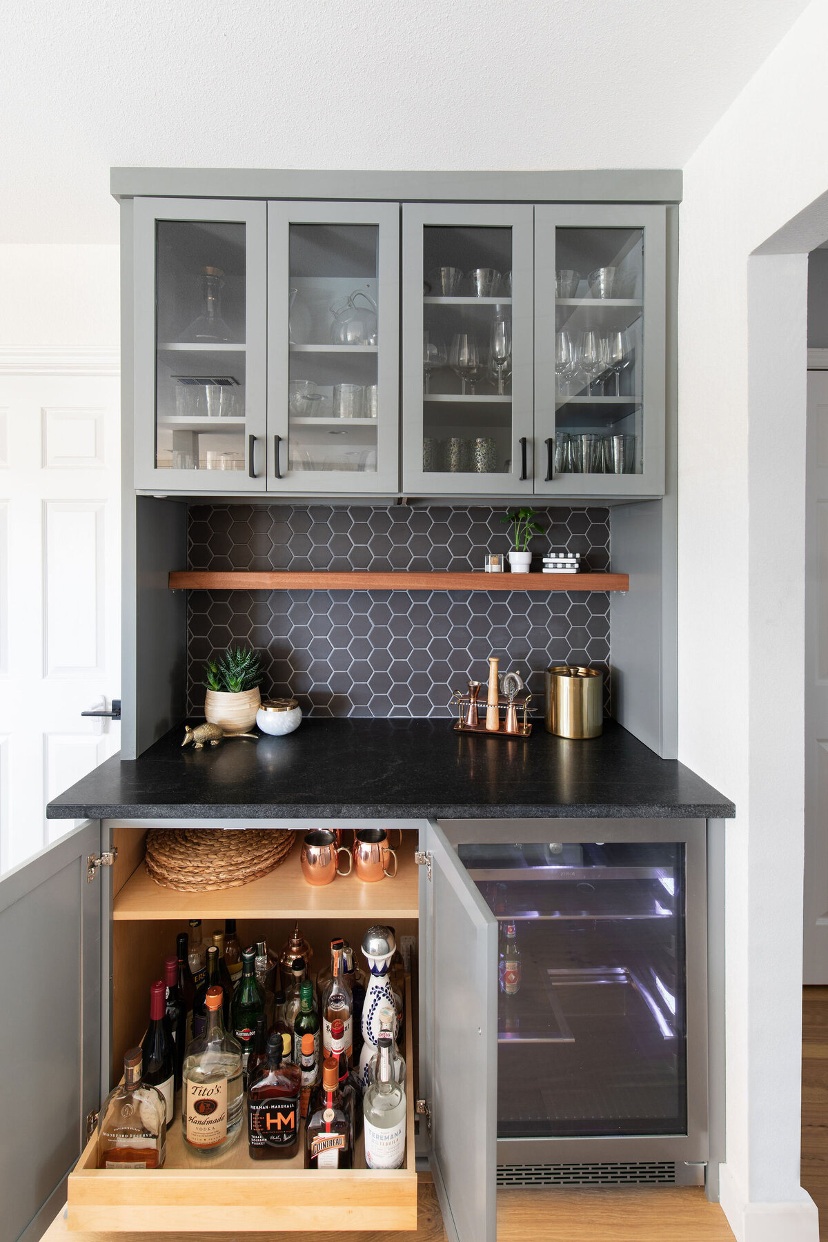Hello Home Modern Transitional Kitchen with Shaker Cabinets 15