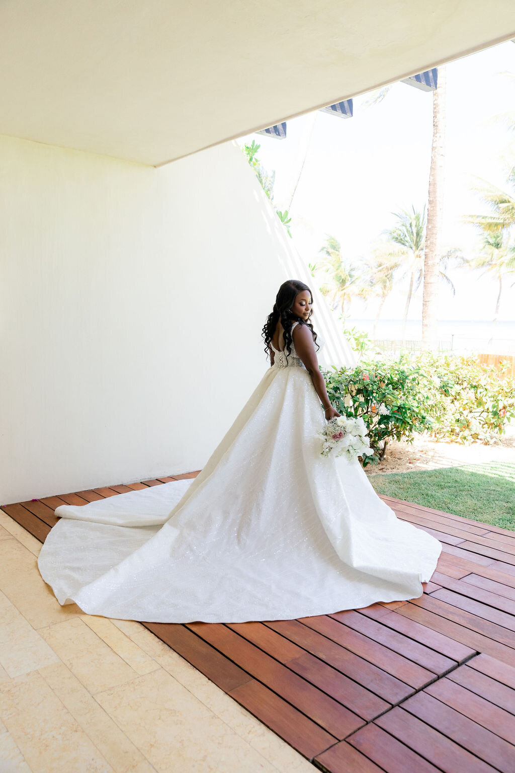 grand-velas-bride-getting-ready-3