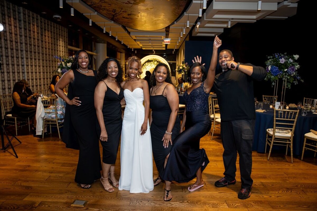 summer - intimate - wedding - theWit -chicago