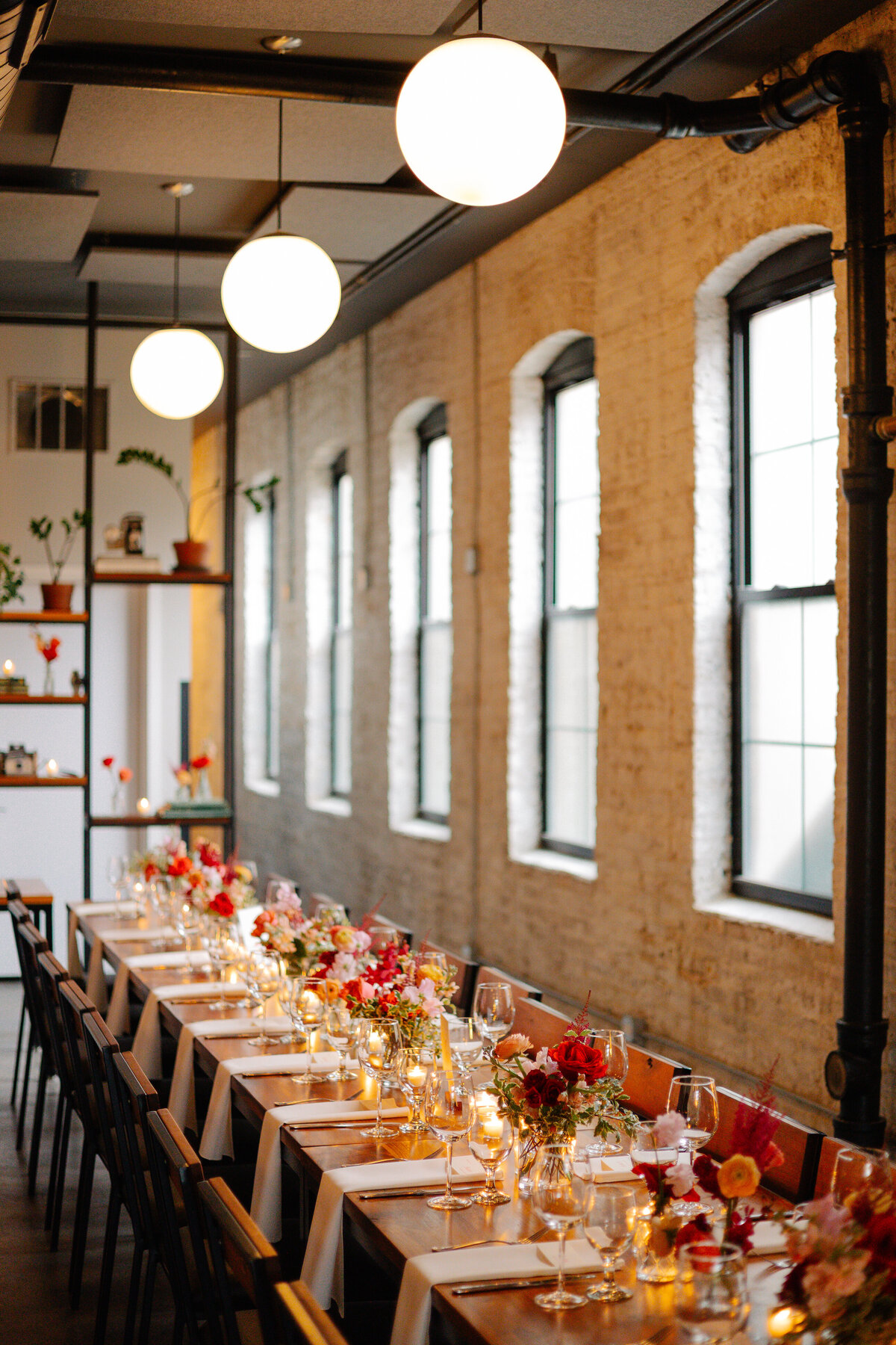 kings tables flowers and candles design