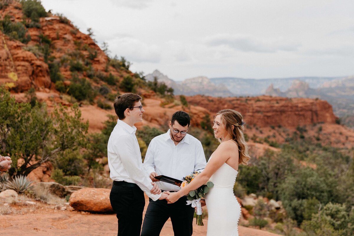 Sedona-Arizona-Desert-Elopement-Wedding-Photography_0007