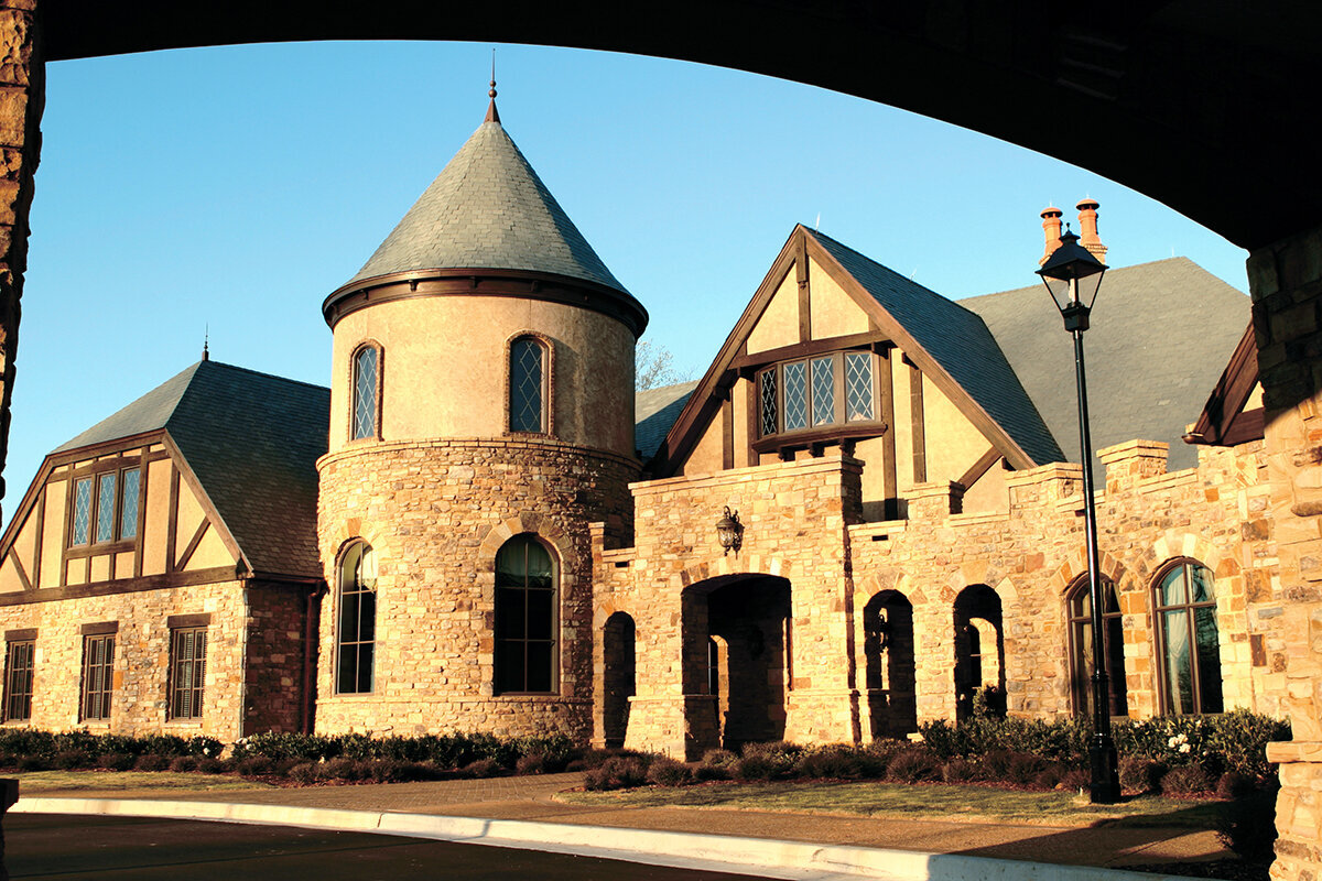 front view of the clubhouse at The Ledges Country Club