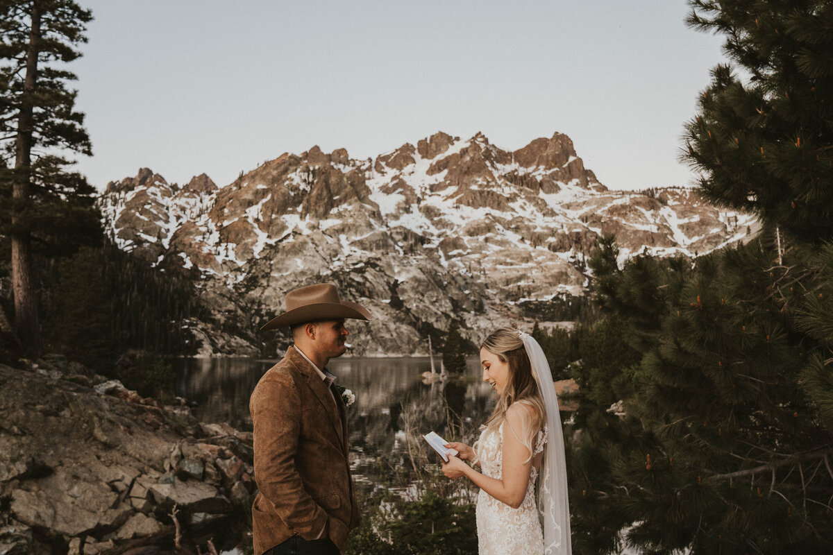 Mikayla-Austin-Elopement-Butte-Mountains-Sneak-Peeks-6
