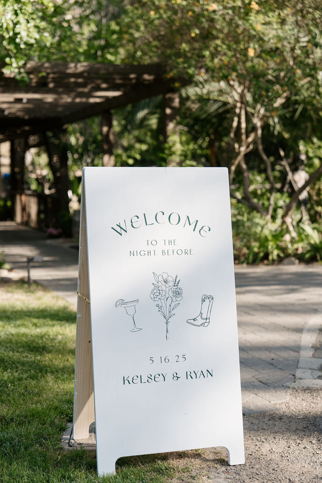 signature-party-rentals-rehearsal-dinner-setup