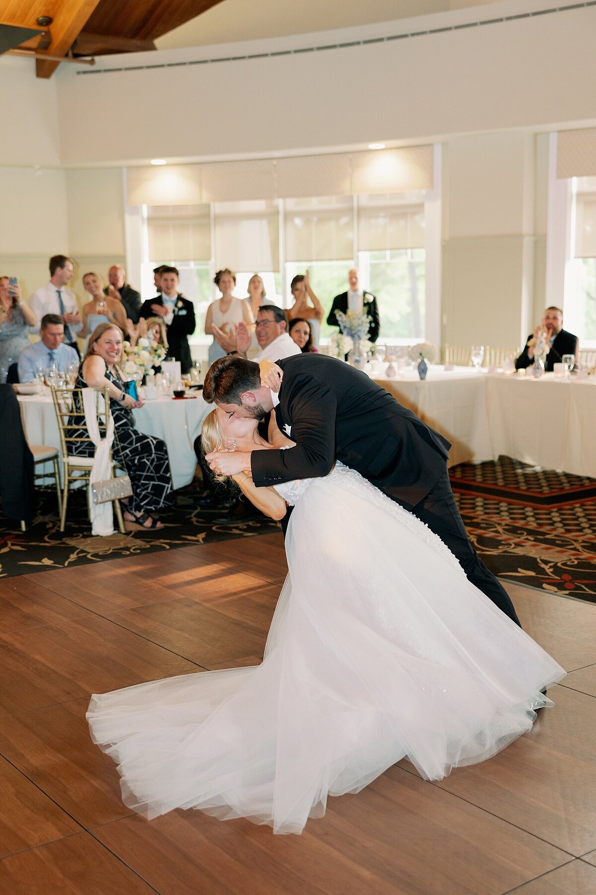 Oak-pointe-country-club-wedding_1347