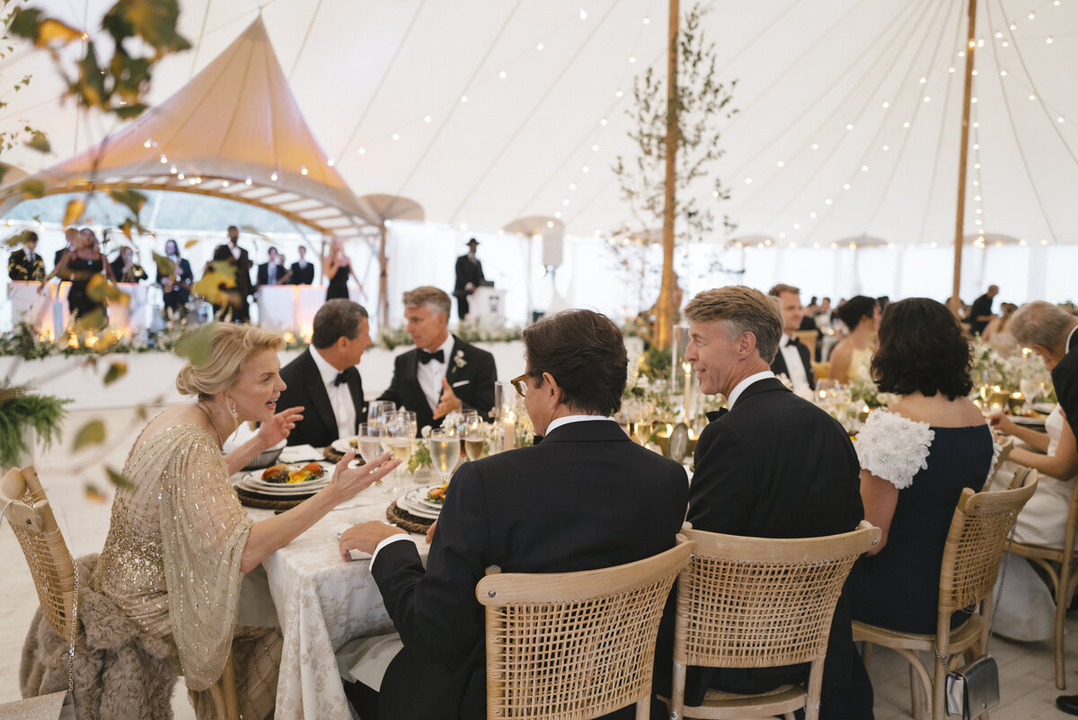 Marthas-vineyard-wedding-planner-kg-events-design-luxury-destination-weddings-private-events-corporate-events-edgartown-ma-event-designer-outdoor-tented-wedding-reception-island-wedding-vogue-wedding-pohogonot-205
