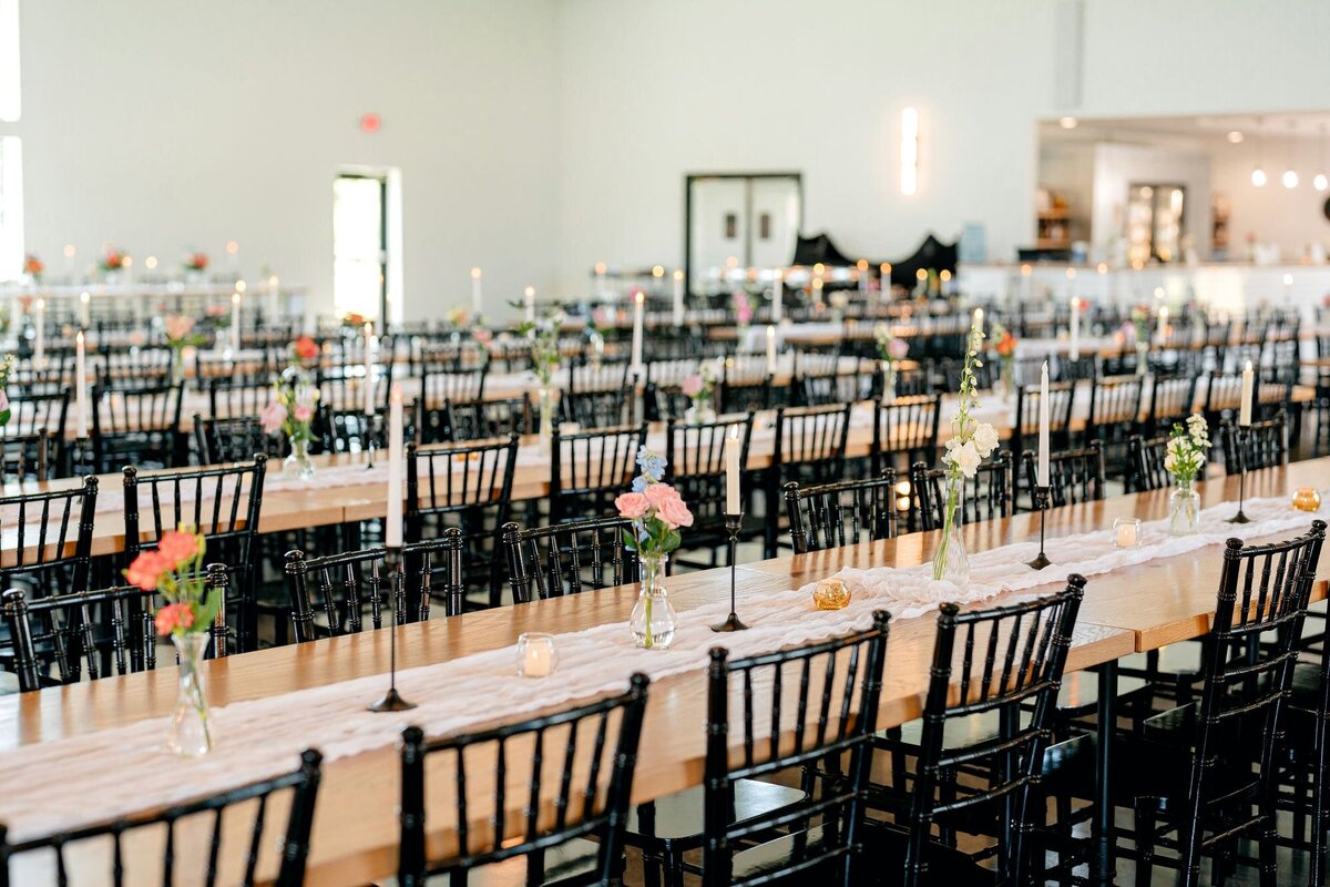 guest-table-arrangement