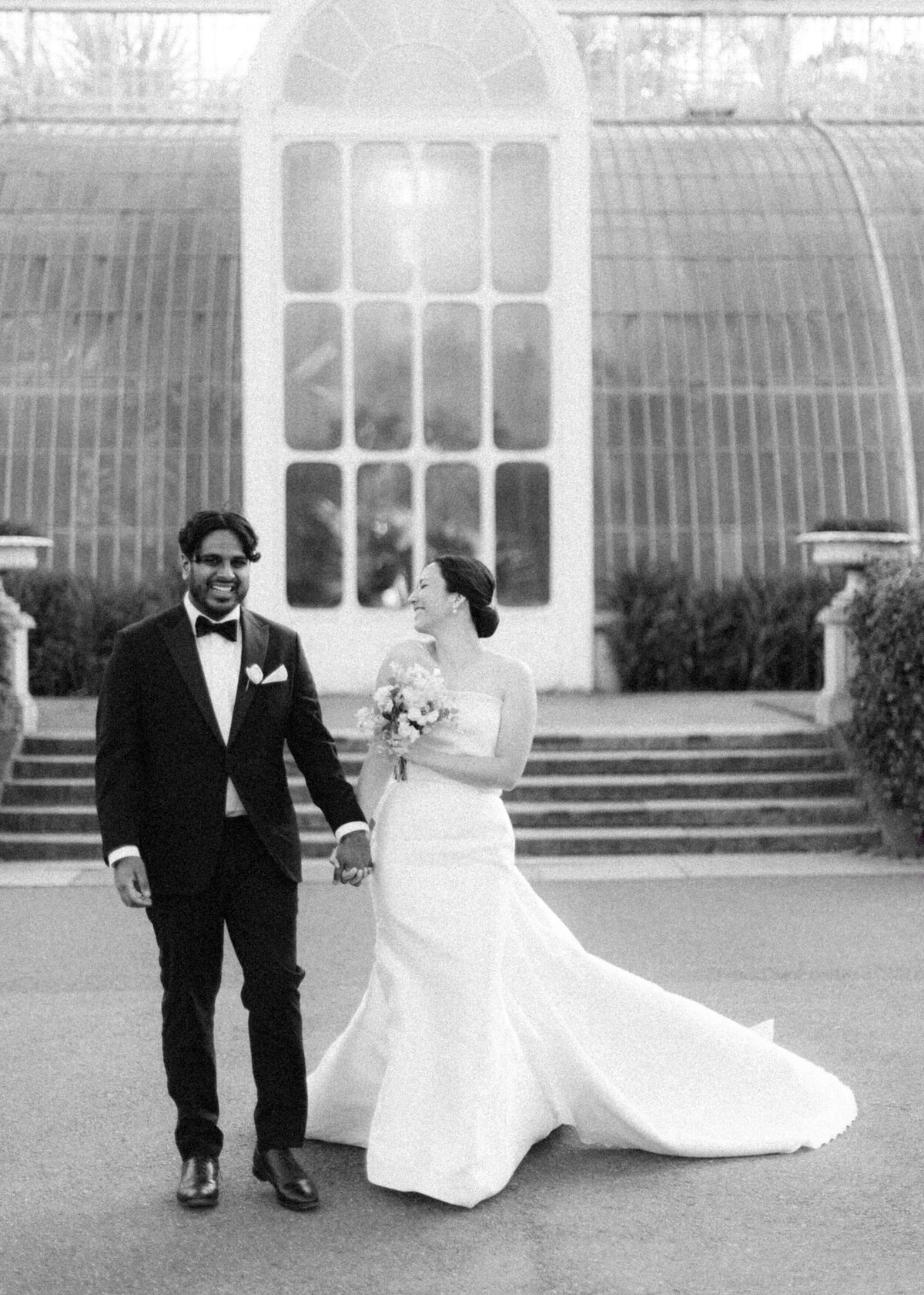 Anna-Vish-Wedding-Kew-Gardens-Chloe-Lowe-Photography-389