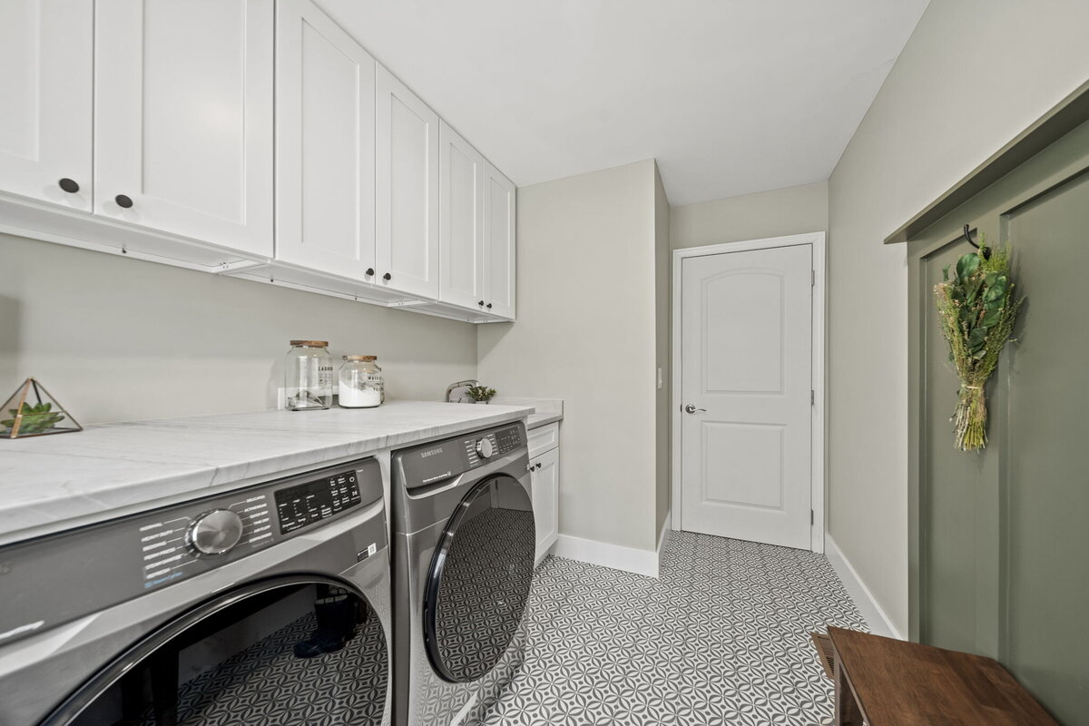 64-web-or-mls-A7402222