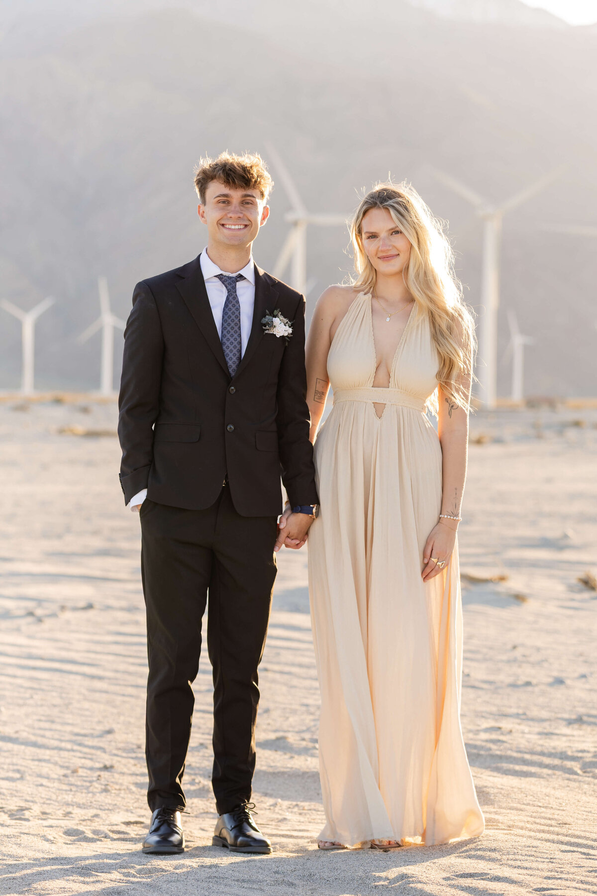EricaMendenhallPhotography_Palm-Springs-Windmills-Wedding13