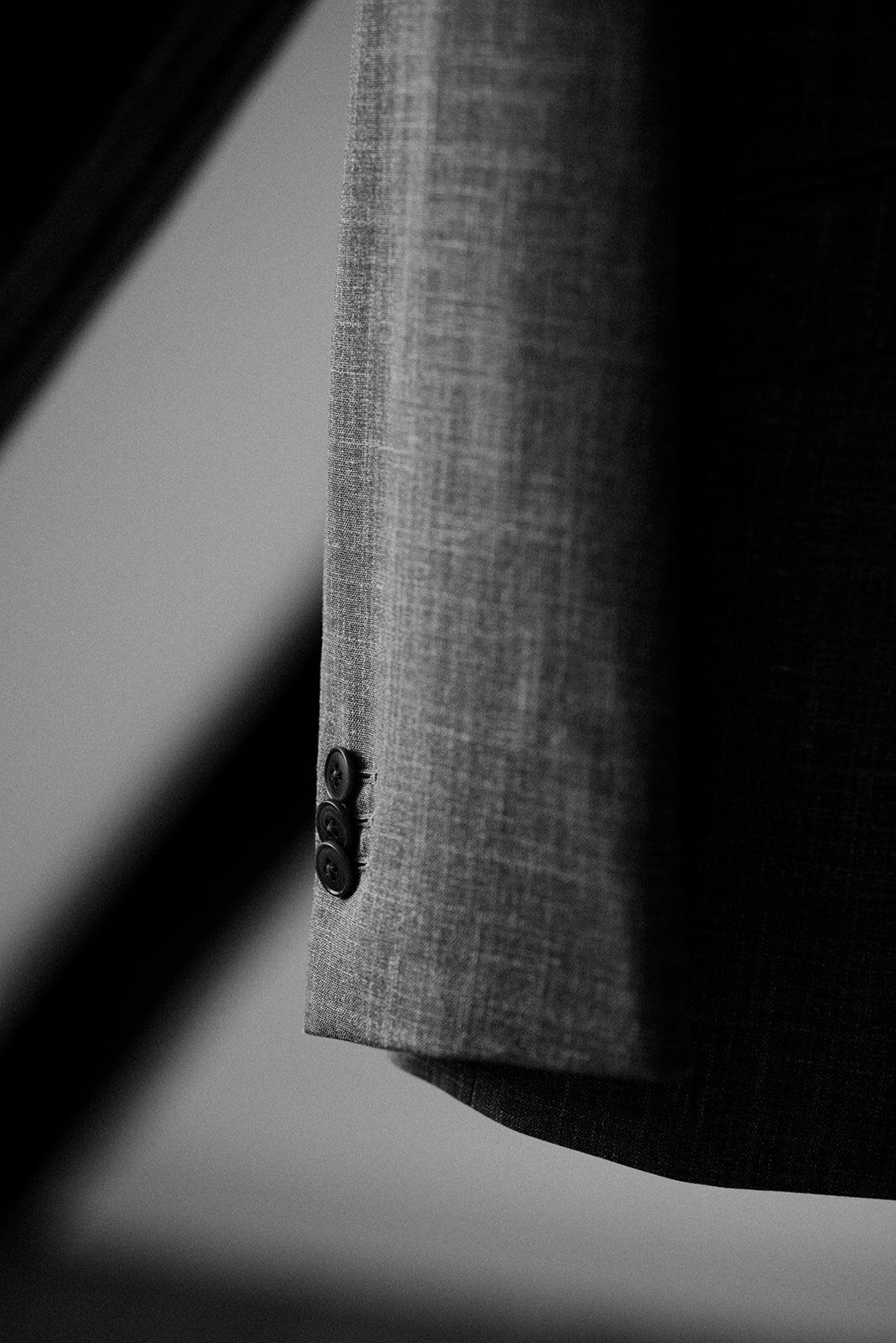 Herentals, salon weddings, moody, authentiek, alternatief trouwen,bruid, 2026, elopent, intiem, spontaan, tijdloos, trouwfotograaf, antwerpen - klaarmaken & first look-65