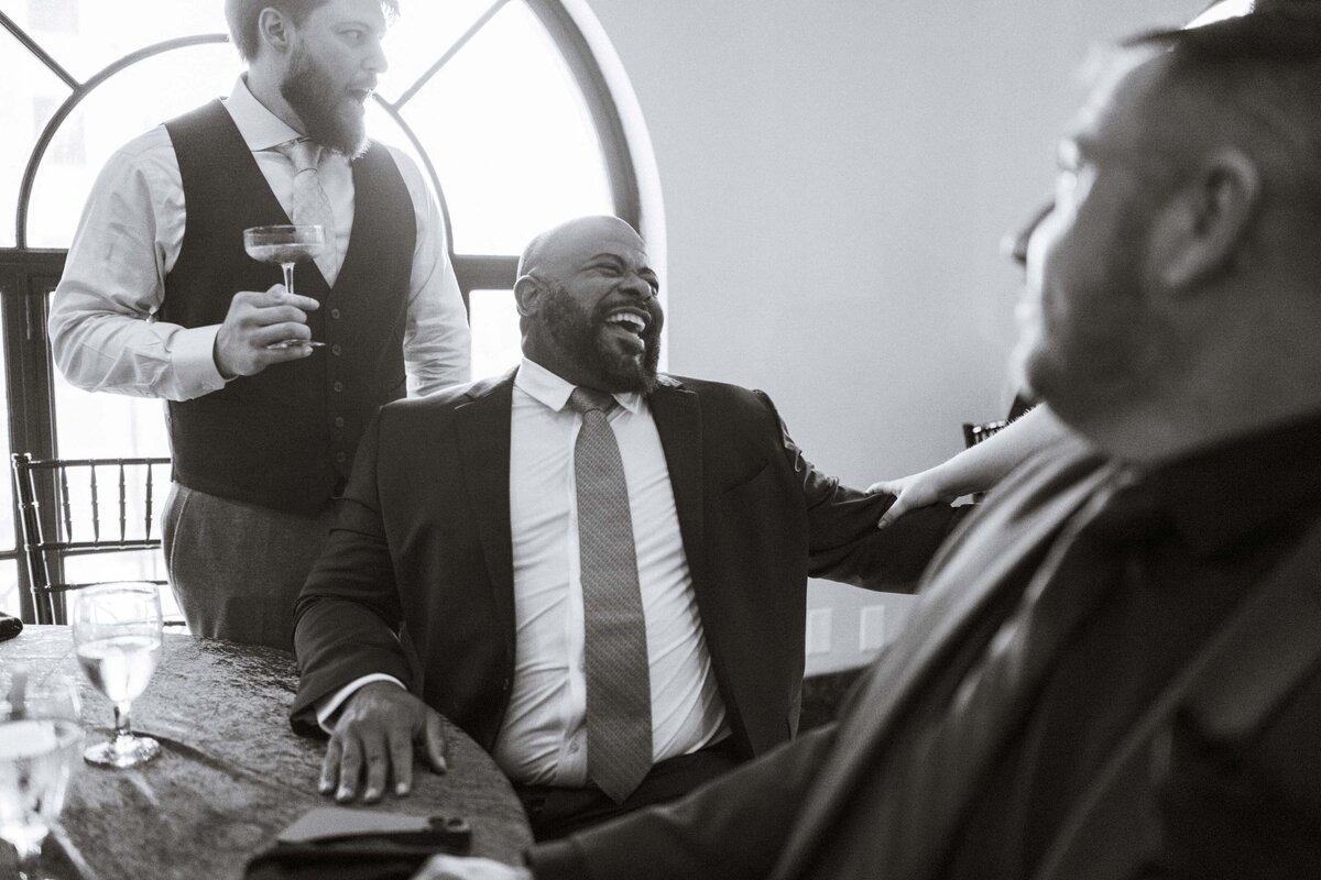 candid-moment-guest-laughing