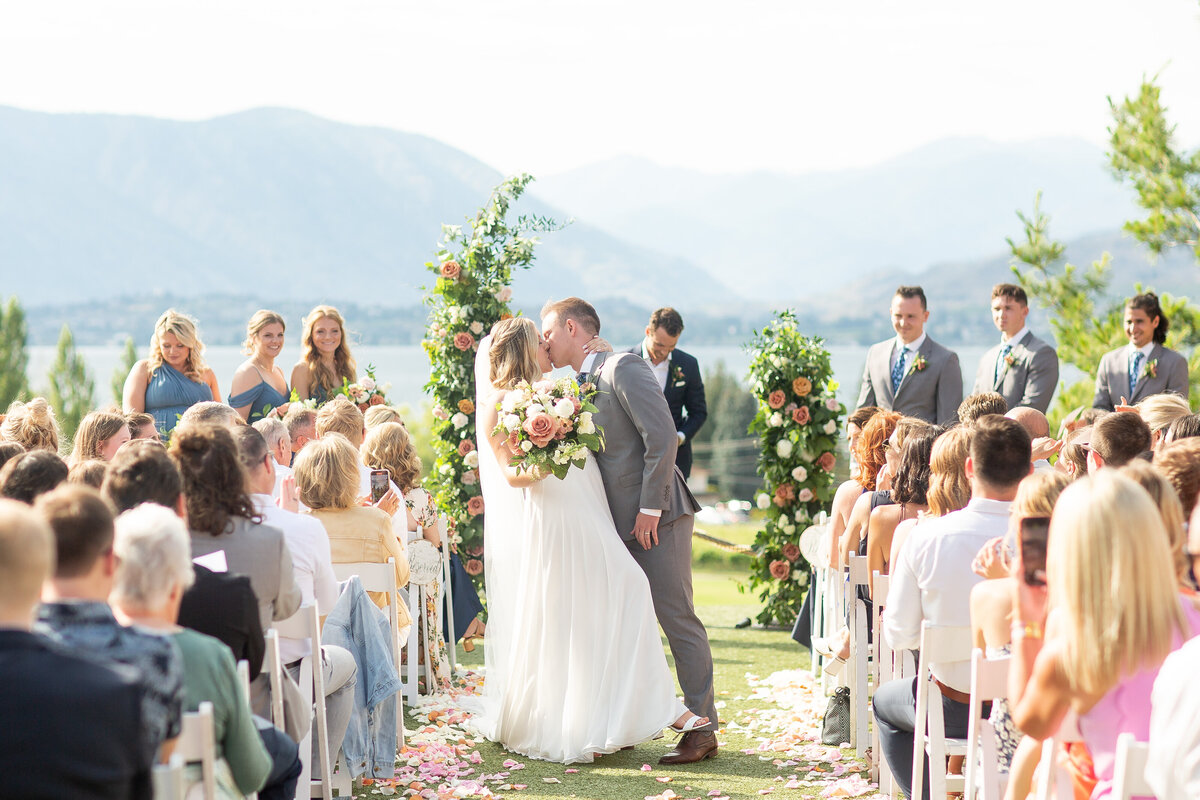 BradyandCarolineTsillanCellarsEmilyMollerPhotographyPreview-20