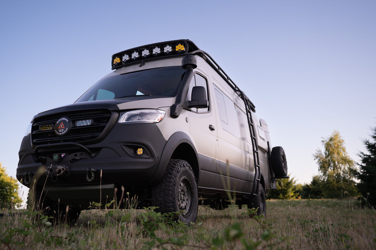 1)CeceVan122_BenchmarkVehicles2025_DSC3803