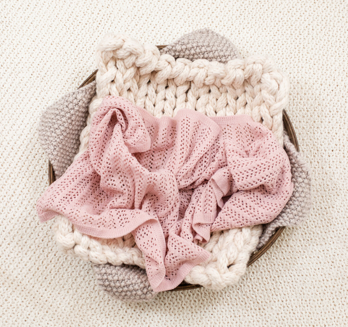 Newborn Props set-up including basket, blanket & wraps by laure photography | 05