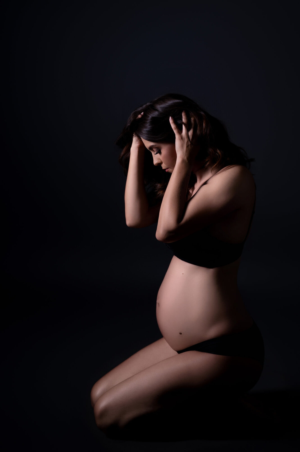 Calm and elegant studio maternity portrait – Pretoria maternity photography