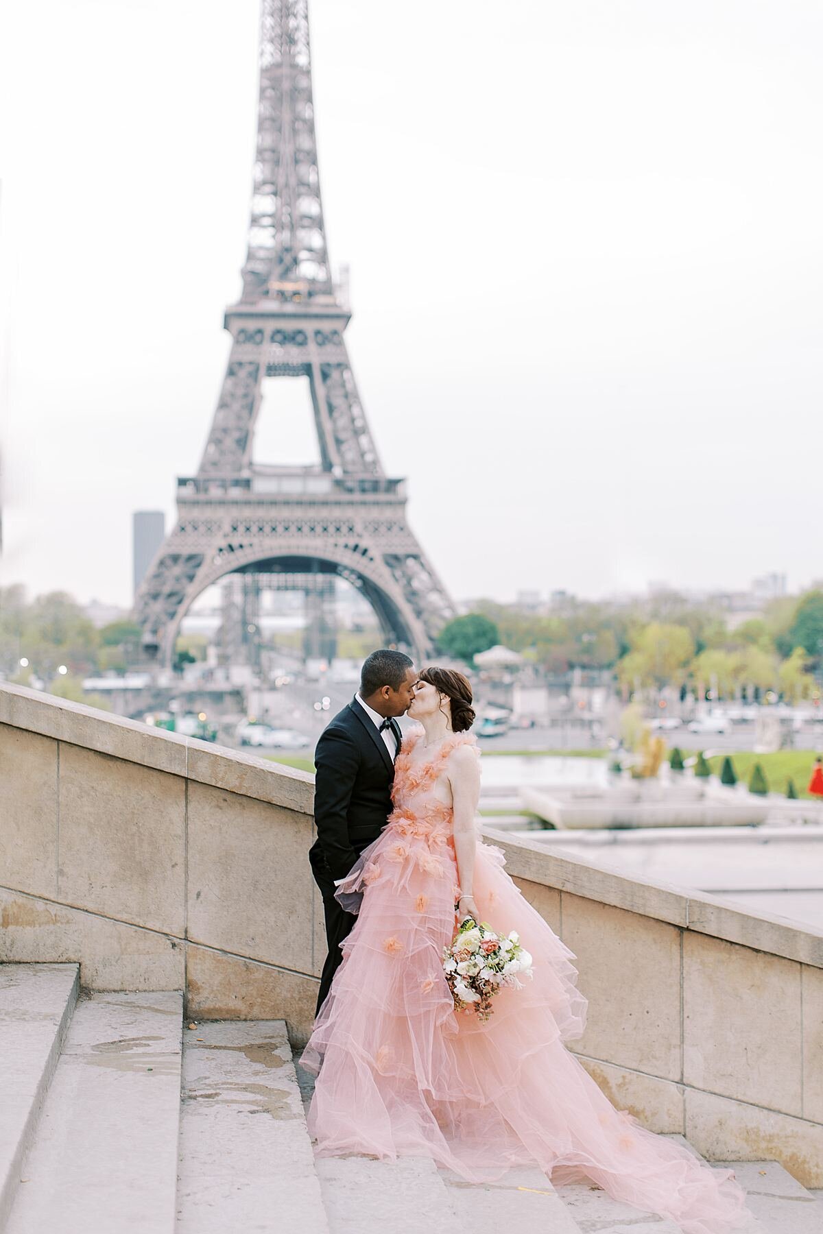 Anna-Wright-Photography-Paris-Elopement-In-Spring_0146