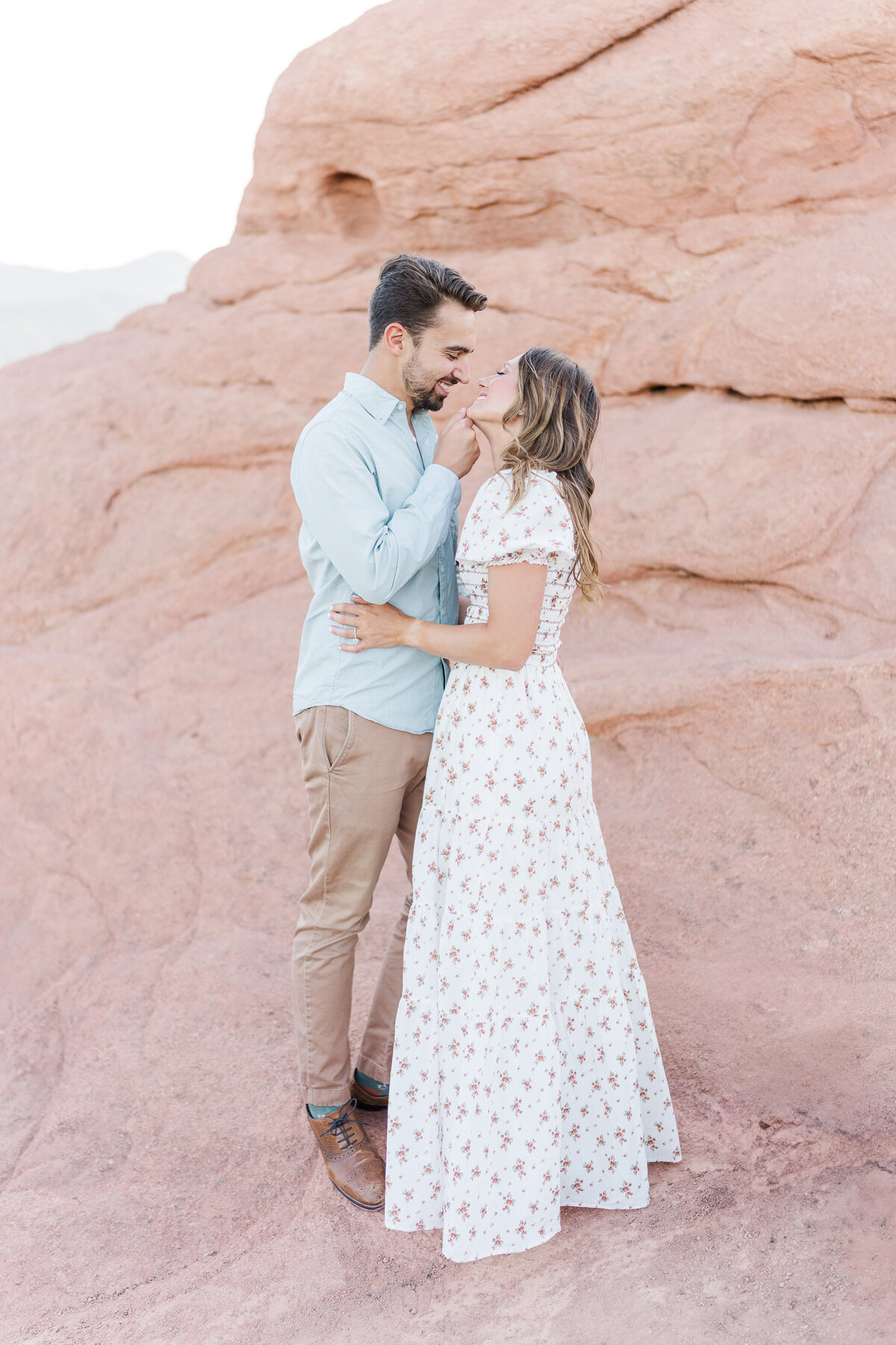 Garden of the Gods Red Rocks Colorado Springs Epic Romantic Engagement Pictures Elena Spraguer Photography 0038