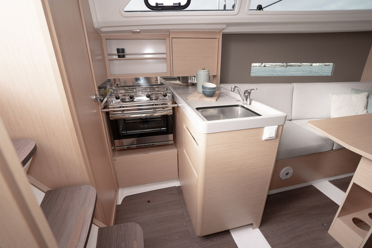 Beneteau-oceanis-30.1-7