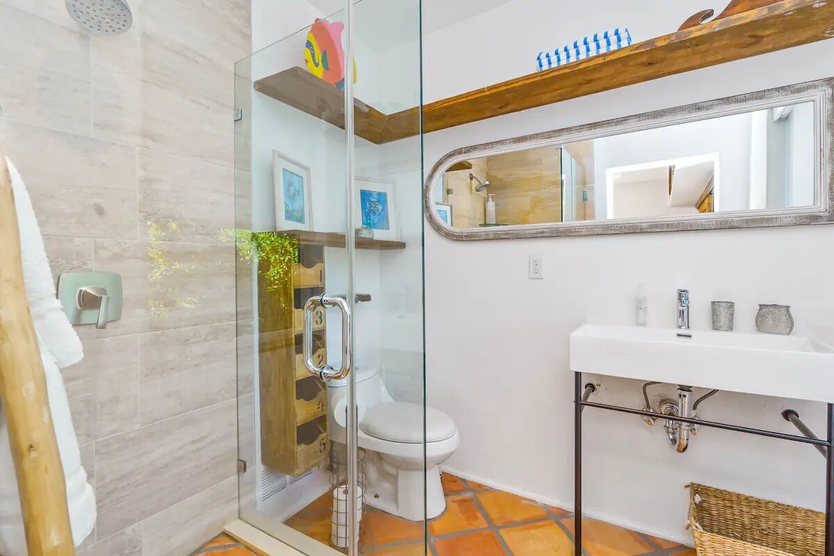 Bathroom 3 (1)