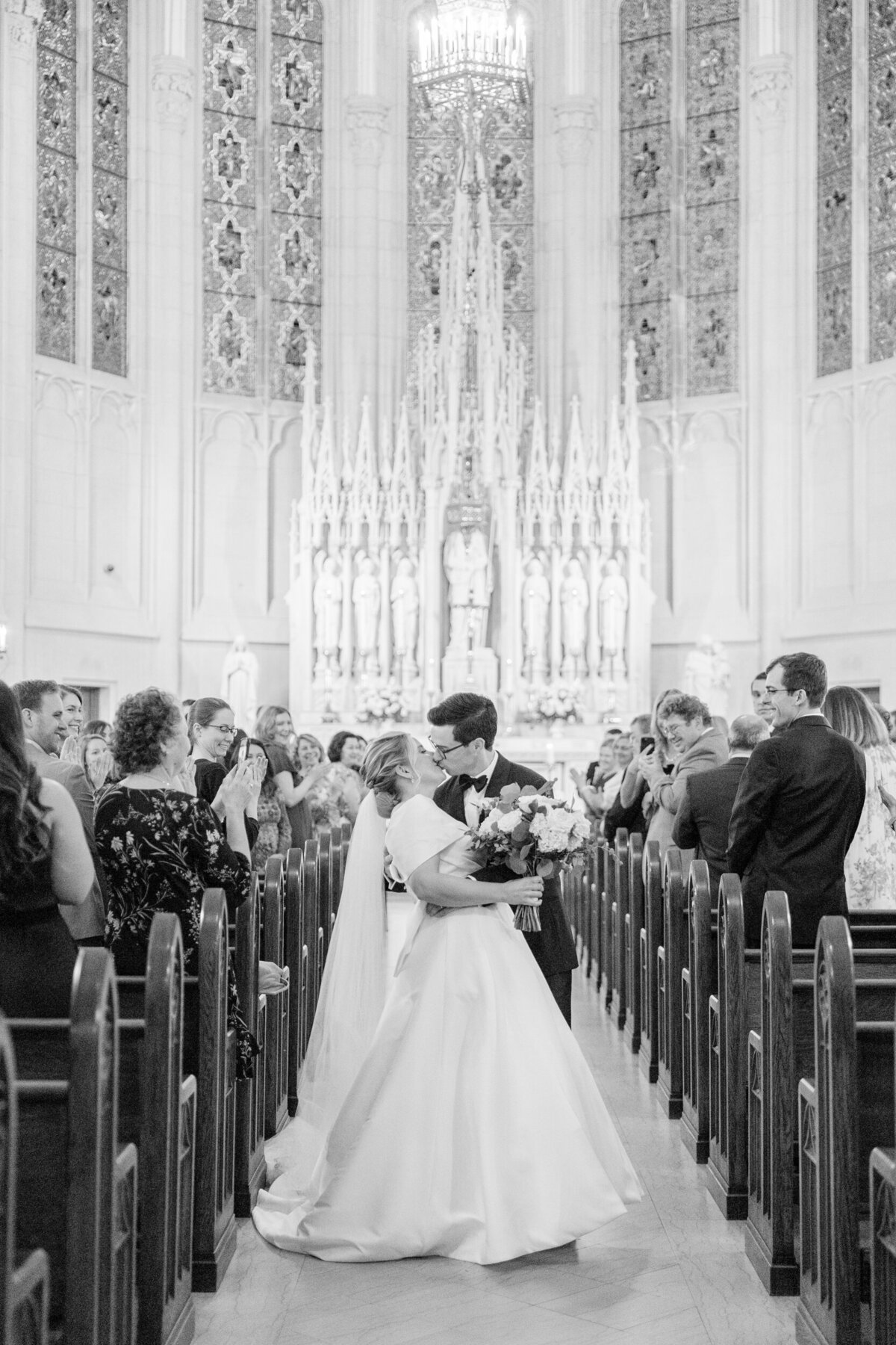 Lexi Benjamin Photography_An Elegant fall Chicago Wedding steeped in Chicago at The Rookery-16
