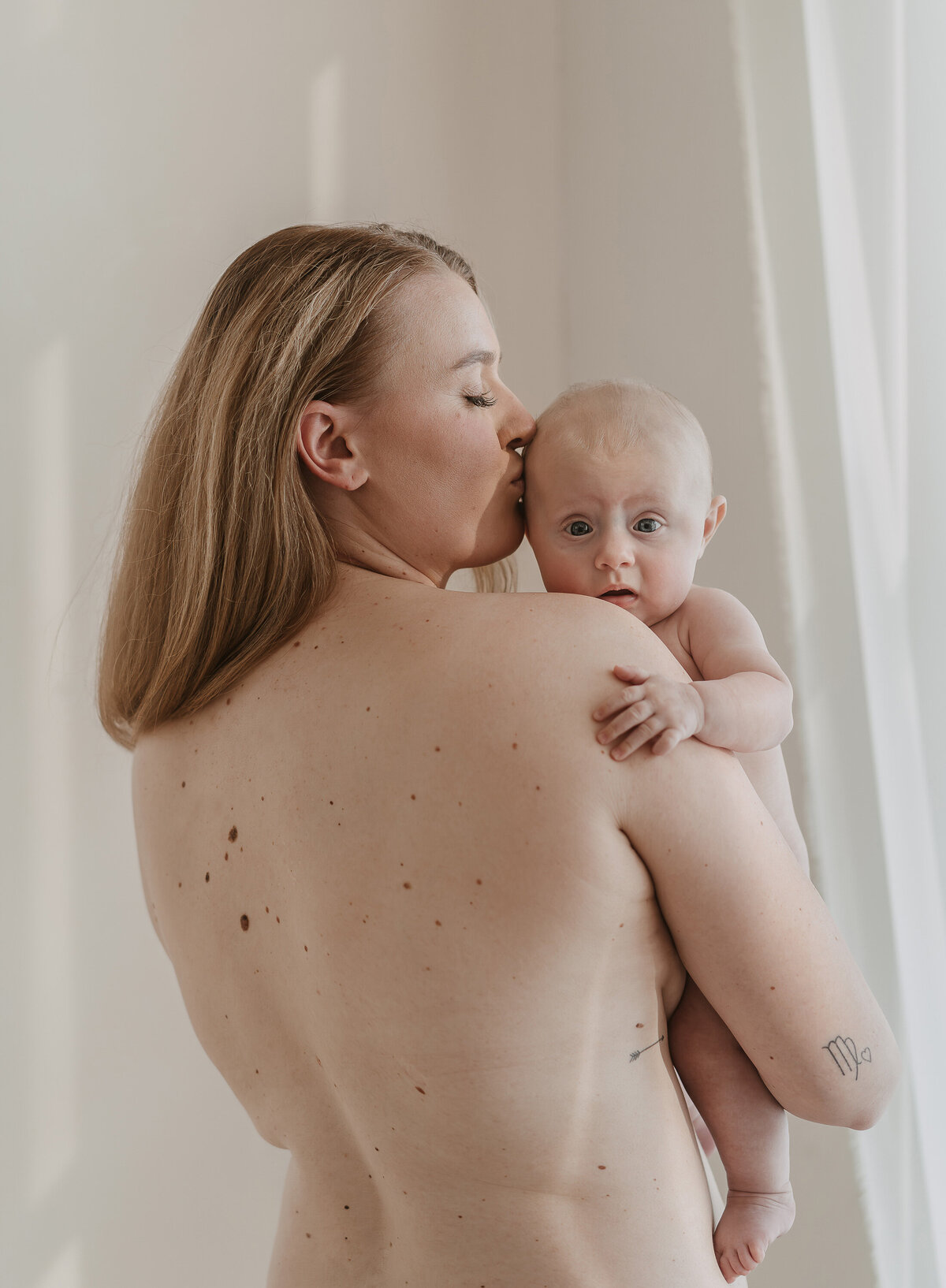 newbornshoot-huid-op-huid-moeder-dochter