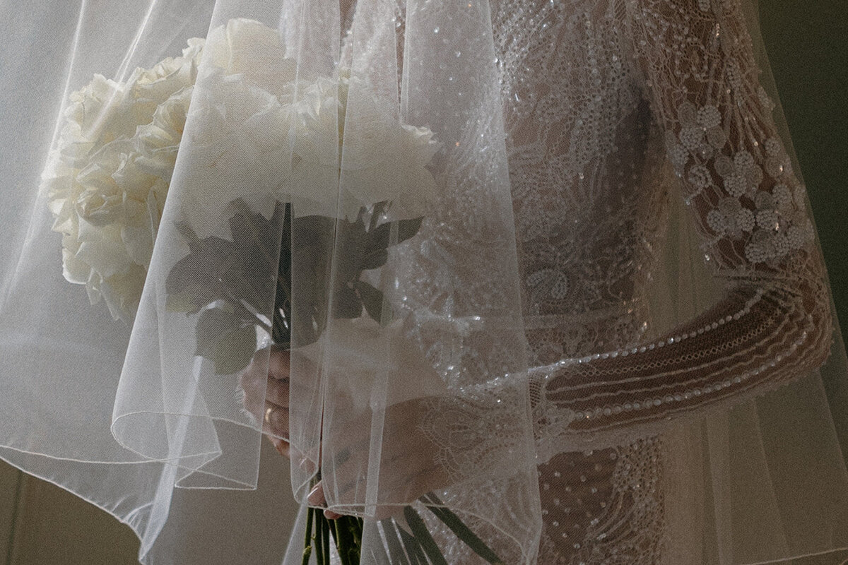 Couple getting married at Cruikston Park, Toronto, Ontario