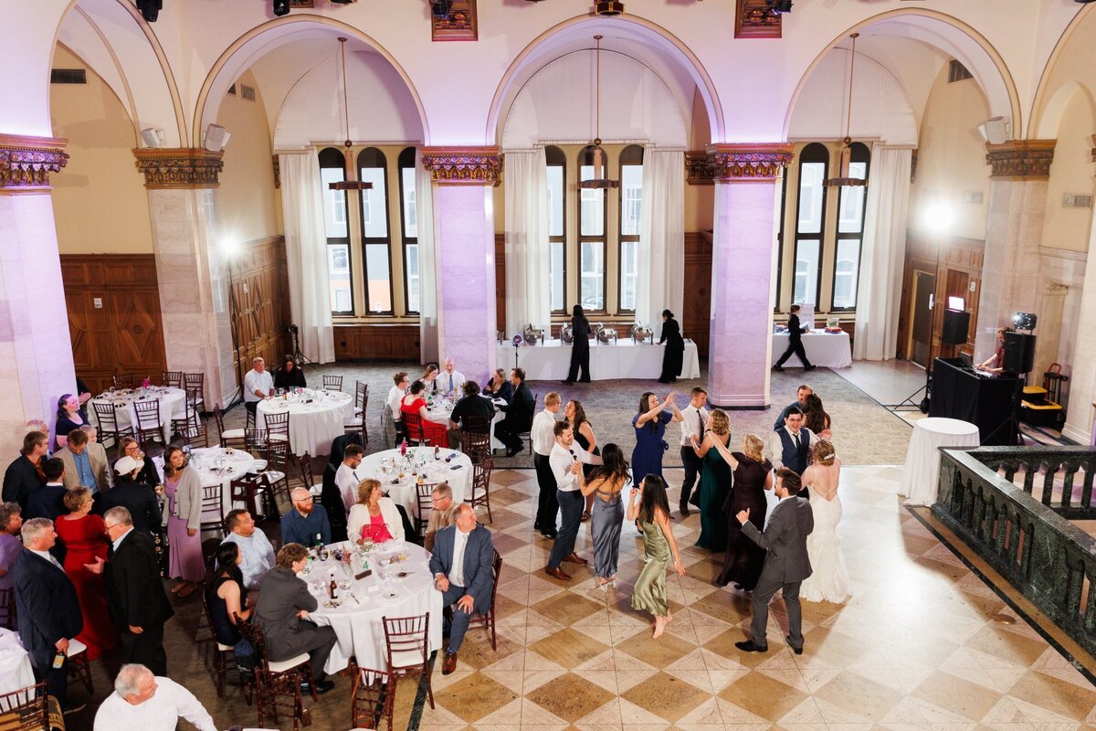 60-grand-rapids-city-flats-hotel-wedding