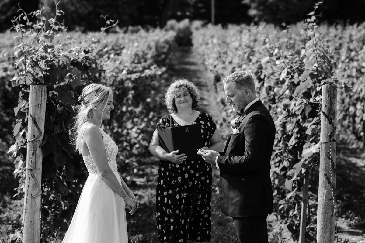 waupoos-winery-wedding-photos