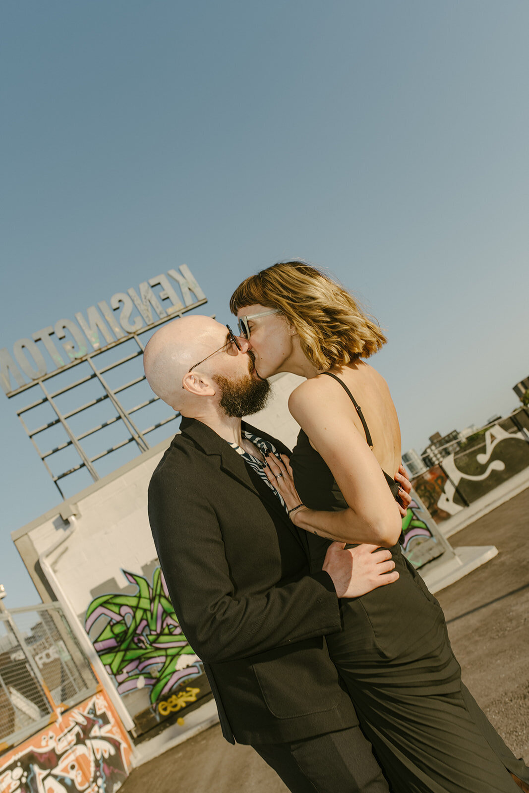 toronto-city-elopement-kensington-market-freespirited-romantic-fun-authentic-wedding-photography-2642