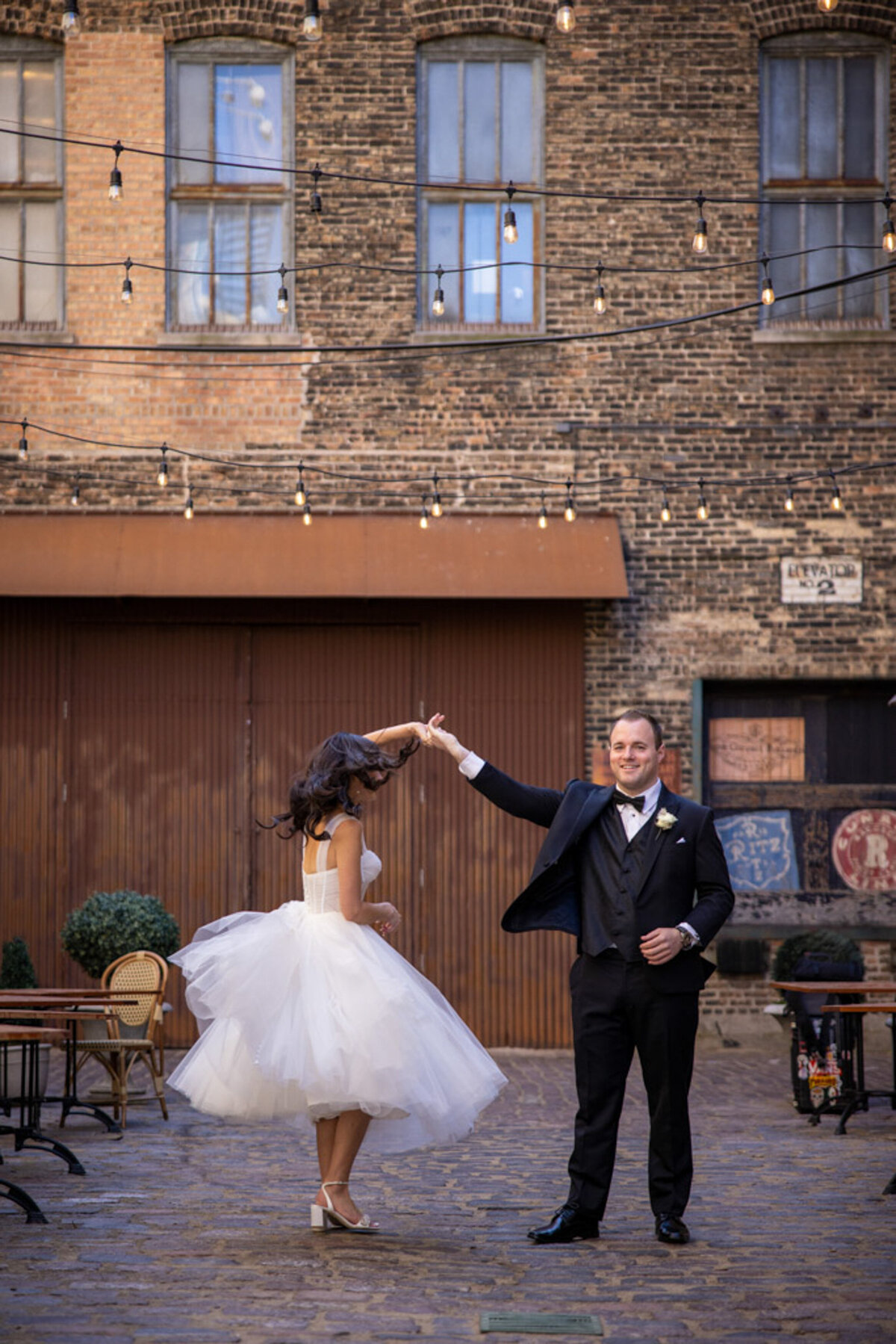 59Lucia-Lofts-Wedding-Photos-Lauren-Ashlely-Studios