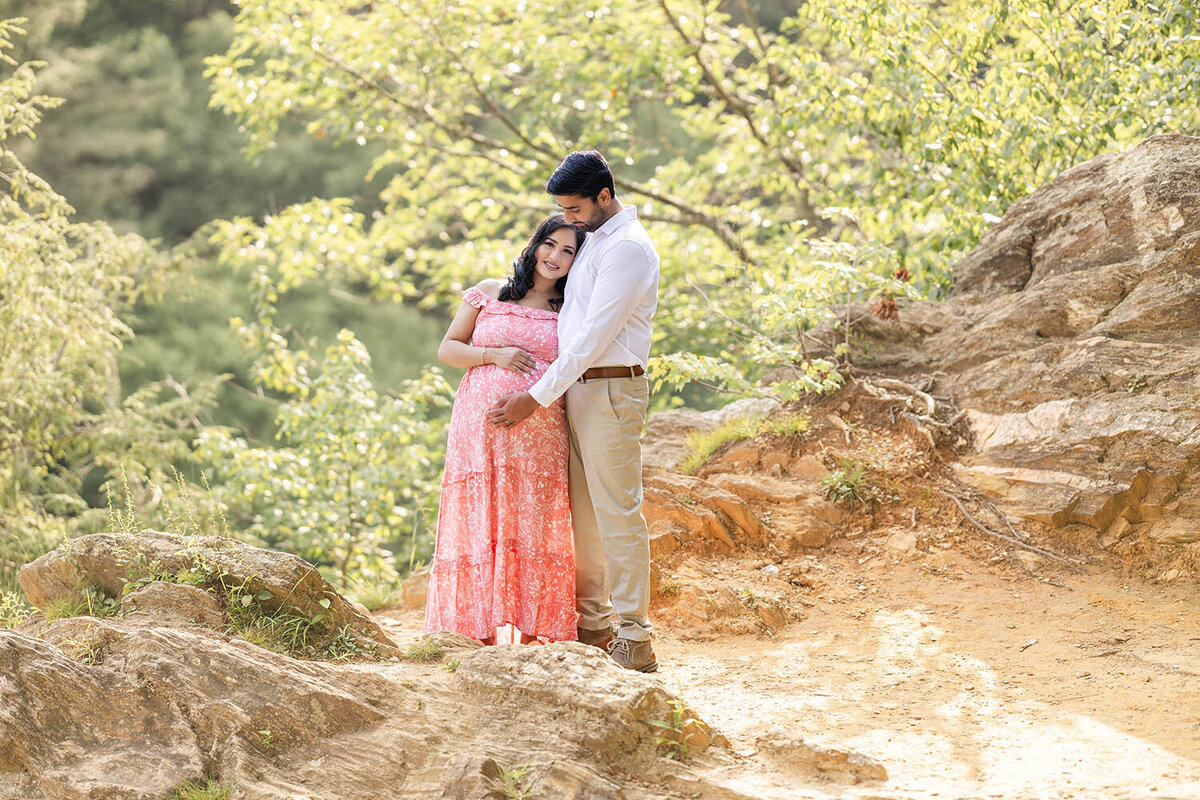 cliffside-maternity-session-connecticut-5