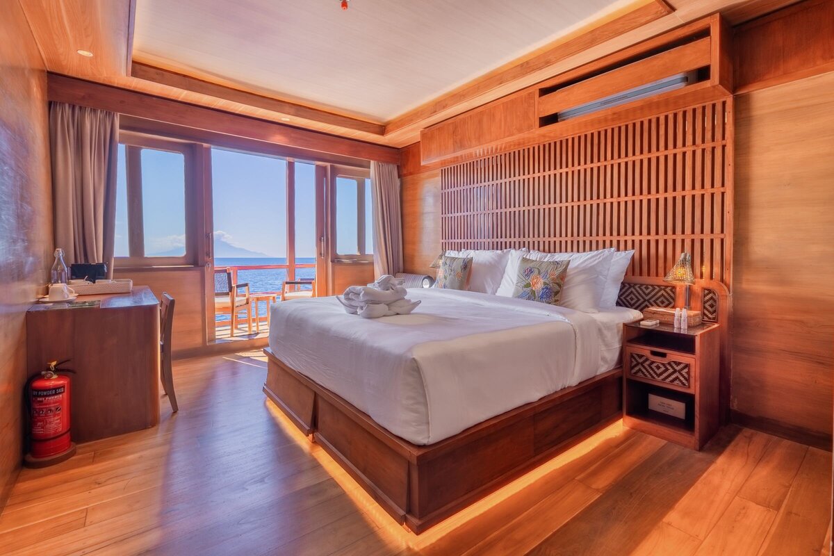Sanctuary Luxury Yacht Bali - cabin upper deck - deluxe cabin 1-2