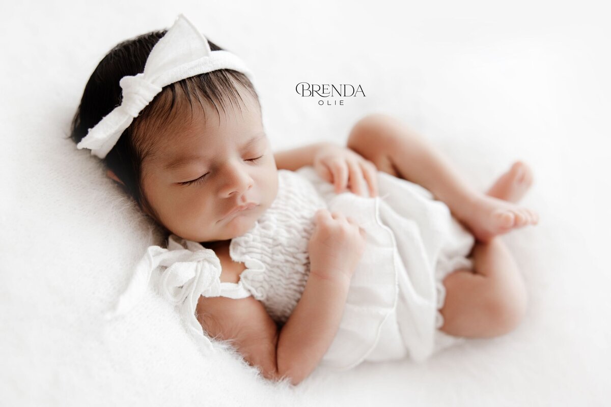 00004brenda-olie-natural-newborn_2500px