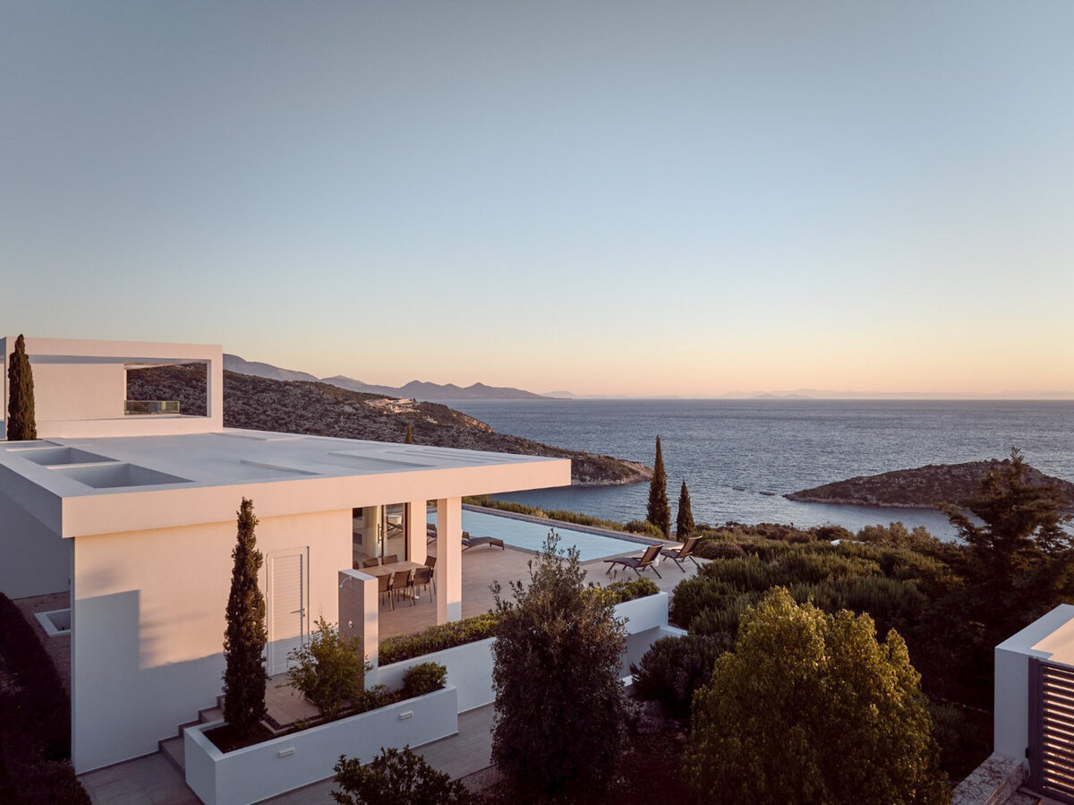 woman-Yoga-retreat-greece-05