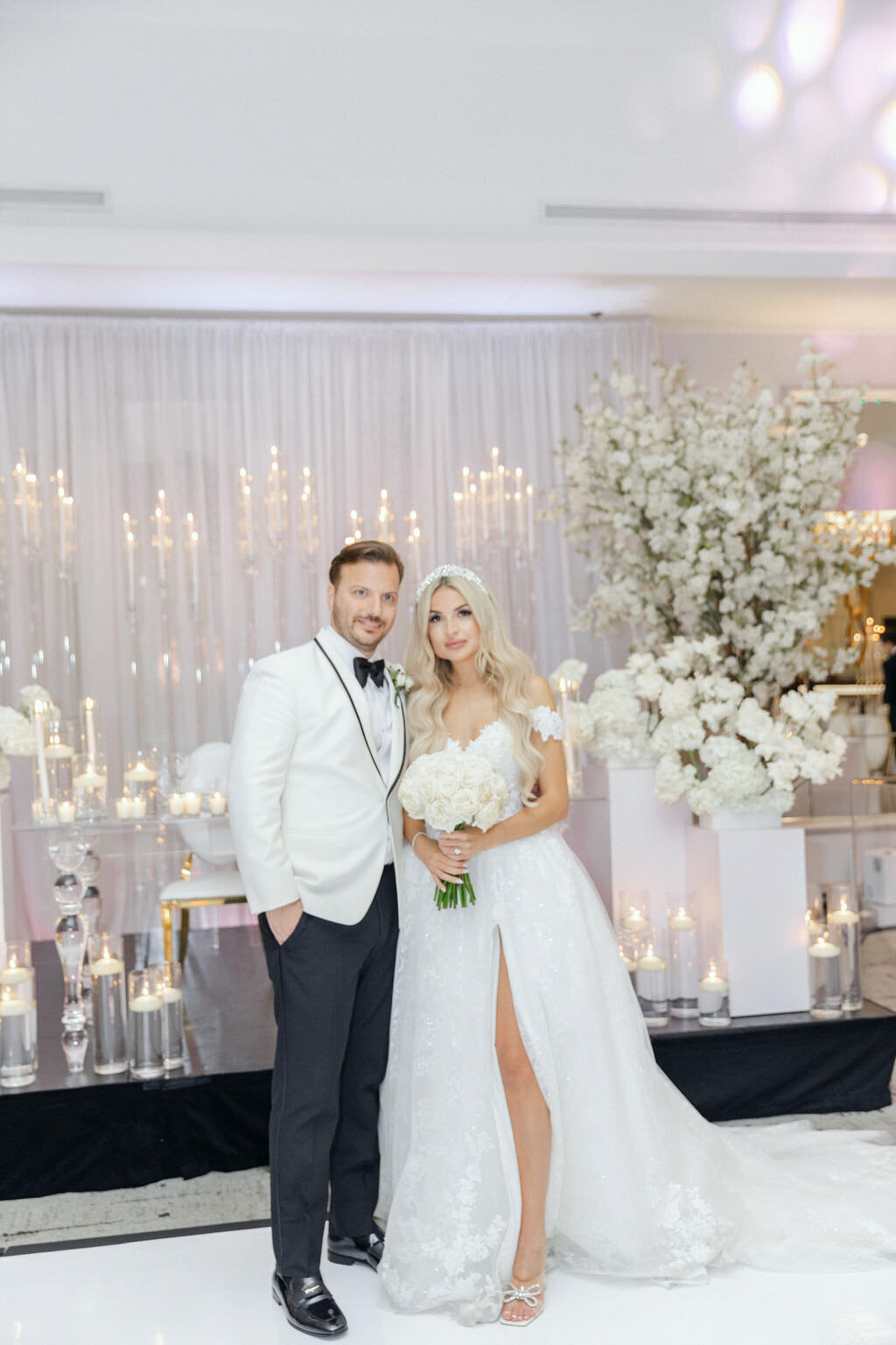 Cathédrale Marie-Reine-du-Monde Wedding_montreal best wedding photographer | luxury moment photography-9404