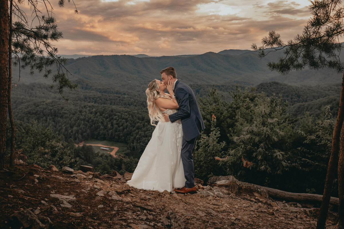 Kat-Ben-Wedding-Magnolia-Venue-Pigeon-Forge-TN-2025-999