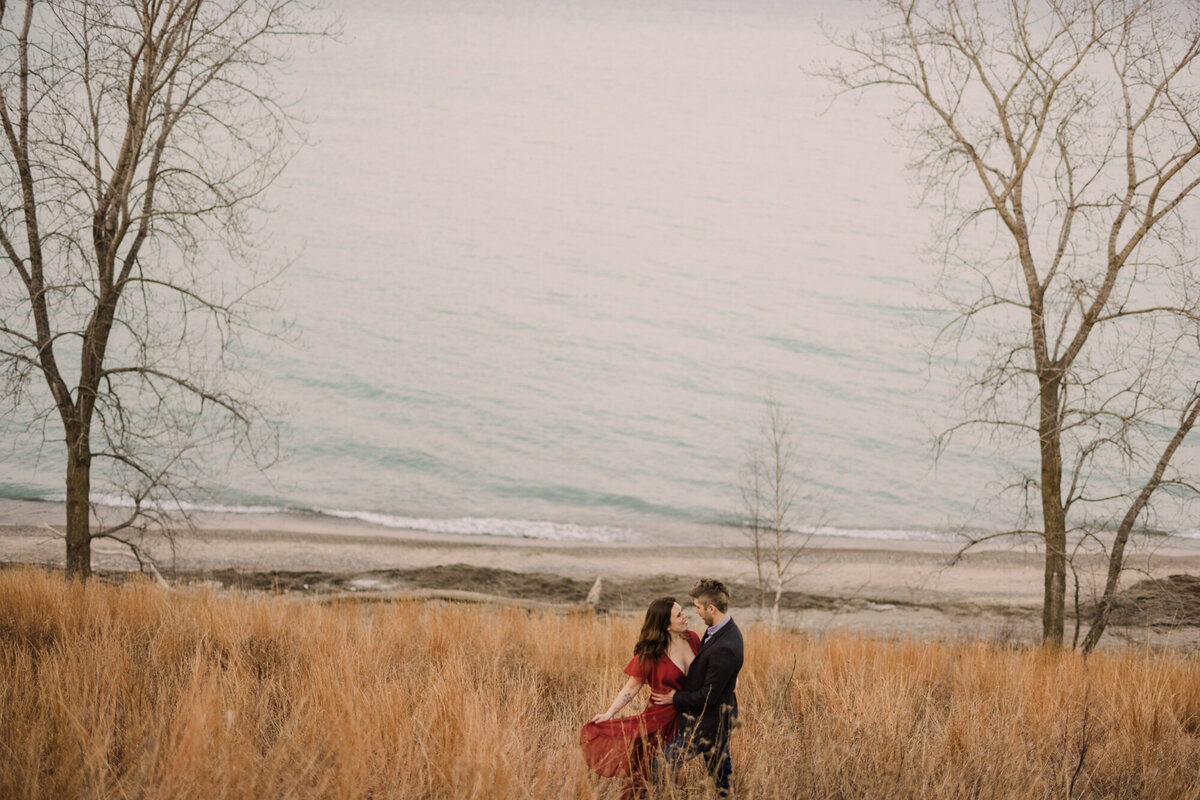 A beautiful sunset engagement session at Fort Sheridan Forest Preserve