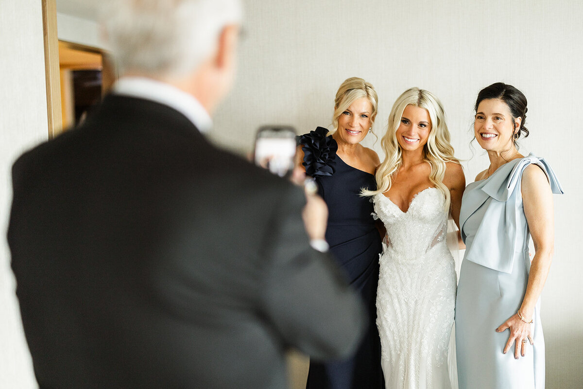 Cleveland Museum of Art Wedding Lindsey Ramdin Best Cleveland Wedding Photographer169